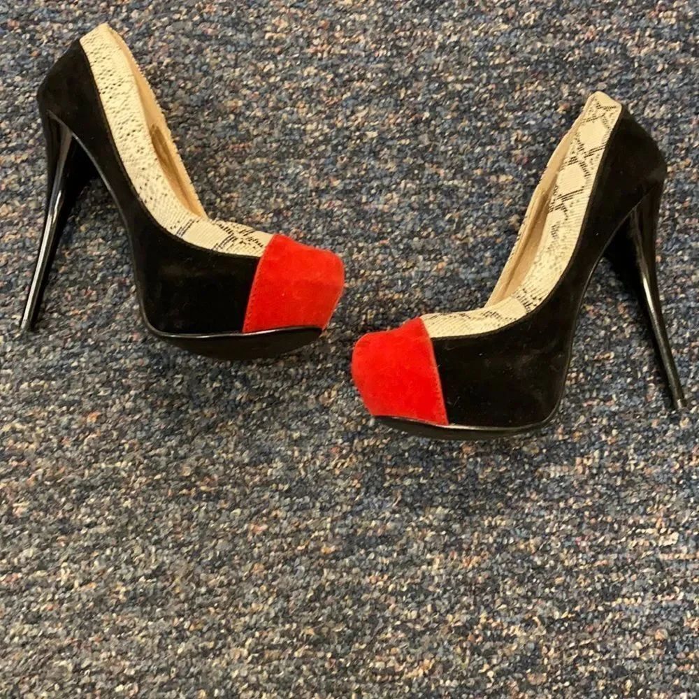 Charlotte Russe Stilettos sz. 7